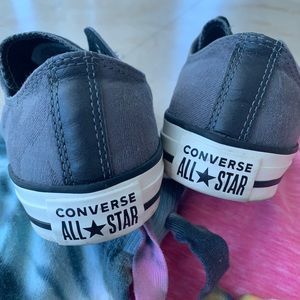 Converse Chuck Taylor laceless sneaker. Size 7.5
